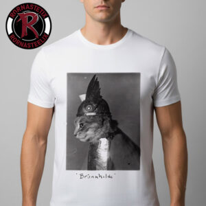 Royal Cat Brunnhilde Wearing Armor Unisex T-Shirt