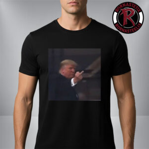 Trump Middle Finger To Ford Worker Shirt Unisex T-Shirt