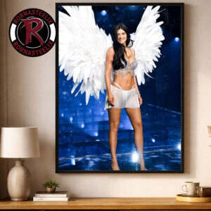 Kylie Jenner Angel Catwalk At Victoria’s Secret Fashion Show 2026 On October 18 2026 Los Angeles Diamond Bra Poster Canvas